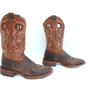 CODY JAMES  4 hole pull on square toe men boots size 8 D